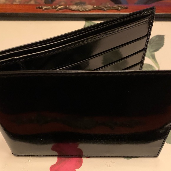 Desmo Patent LeatherMen's
Black Wallet with 6 Credit Card Pockets Bi- Fold Tr - Picture 2 of 6